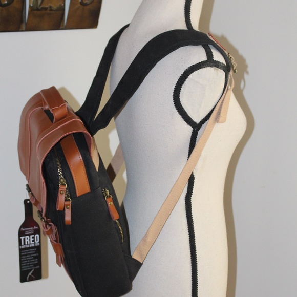Primeware INC, 3 bottle leather wine tote Backpack - Picture 4 of 15
